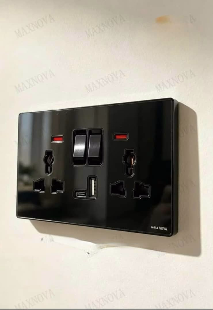 13A Double Socket with USB Type-C - Architectural Detail